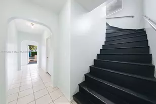 137 NE 46th St, Miami, FL 33137 - Photo 8