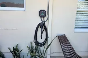 10110 SW 20th St, Miami, FL 33165 - Photo 20