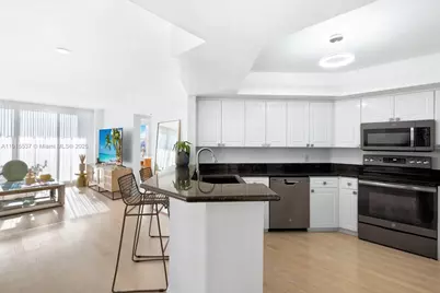 1800 Sunset Harbour Dr #803, Miami Beach, FL 33139 - Photo 12