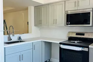 380 NW 85th Pl, Miami, FL 33126 - Photo 4