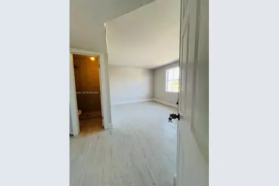 380 NW 85th Pl #1406, Miami, FL 33126 - Photo 14