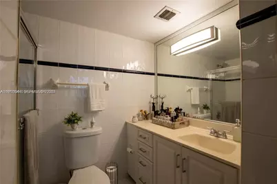 250 Jacaranda Dr #506, Plantation, FL 33324 - Photo 12