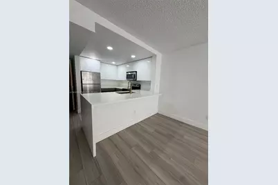 20860 San Simeon Way #108-6, Miami, FL 33179 - Photo 2