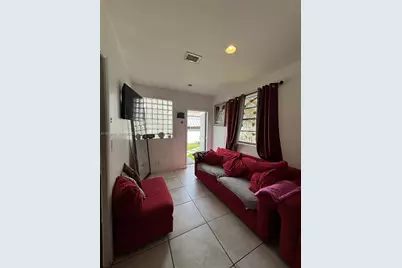 808 NW 75th St, Miami, FL 33150 - Photo 32