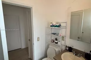 808 NW 75th St, Miami, FL 33150 - Photo 16