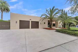 7261 W Troon Cir, Miami Lakes, FL 33014 - Photo 2