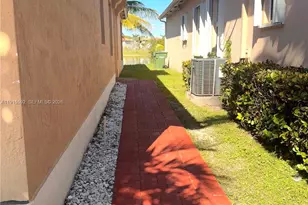 3725 NE 23rd Ct, Homestead, FL 33033 - Photo 10