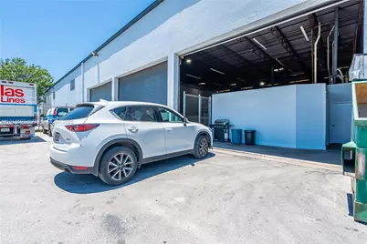 3353 NW 74th Ave, Miami, FL 33122 - Photo 8