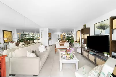 1450 Brickell Bay Dr #812, Miami, FL 33131 - Photo 4