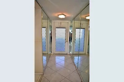 9721 Sunrise Lakes Blvd #108, Sunrise, FL 33322 - Photo 2