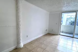 10090 NW 80th Ct, Hialeah Gardens, FL 33016 - Photo 4