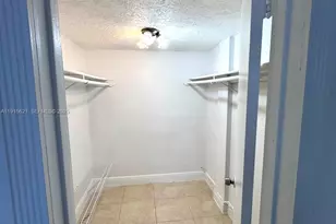 10090 NW 80th Ct, Hialeah Gardens, FL 33016 - Photo 12