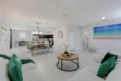 616 SE 37th Ter, Homestead, FL 33033 - Photo 10