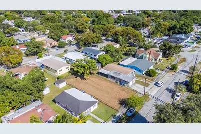 915 NW 44th St, Miami, FL 33127 - Photo 36