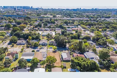 915 NW 44th St, Miami, FL 33127 - Photo 28