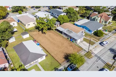 915 NW 44th St, Miami, FL 33127 - Photo 1