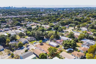 915 NW 44th St, Miami, FL 33127 - Photo 24