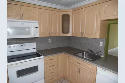 1501 NE 191st St #C107, Miami, FL 33179 - Photo 4