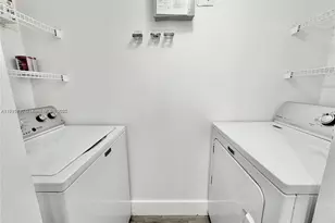 677 SW 111th Ave, Pembroke Pines, FL 33025 - Photo 6