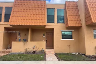 9113 Lime Tree Ln, Pembroke Pines, FL 33024 - Photo 2