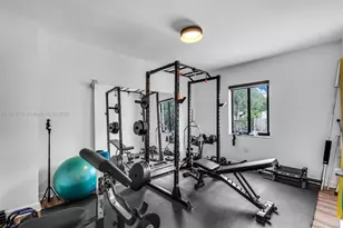 70 NE 50th St, Miami, FL 33137 - Photo 16