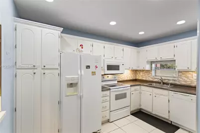 8940 S Hollybrook Blvd #53-304, Pembroke Pines, FL 33025 - Photo 4