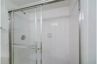 5900 Collins Ave #506, Miami Beach, FL 33140 - Photo 20