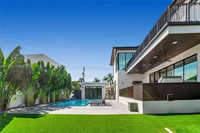 9045 Hawthorne Ave, Surfside, FL 33154 - Photo 6