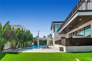 9045 Hawthorne Ave, Surfside, FL 33154 - Photo 6