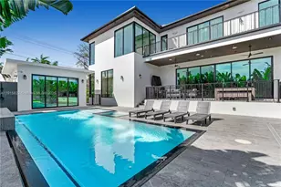 9045 Hawthorne Ave, Surfside, FL 33154 - Photo 2