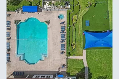 1055 Yellow Birch Ter, Hollywood, FL 33019 - Photo 36