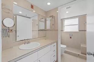 7832 Collins Ave, Miami Beach, FL 33141 - Photo 22