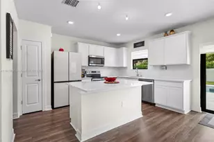 3142 Poinciana St, Lauderdale Lakes, FL 33311 - Photo 10