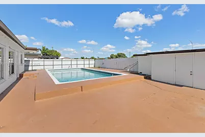 2601 Acapulco Dr, Miramar, FL 33023 - Photo 28