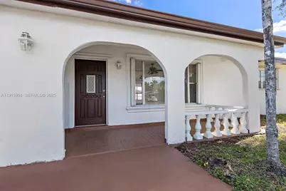 2601 Acapulco Dr, Miramar, FL 33023 - Photo 6