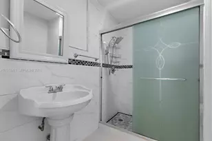 2601 Acapulco Dr, Miramar, FL 33023 - Photo 20