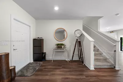 3142 Poinciana St, Lauderdale Lakes, FL 33311 - Photo 2