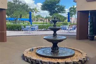 9581 Sunrise Lakes Blvd, Sunrise, FL 33322 - Photo 4