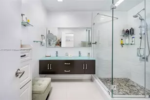 13818 SW 11th St, Miami, FL 33184 - Photo 14