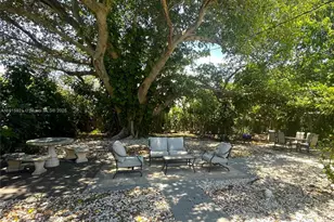 1211 NE 15th Ave, Fort Lauderdale, FL 33304 - Photo 1