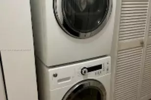 830 NE 199th St, Miami, FL 33179 - Photo 4