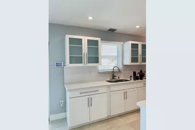 8700 SW 42nd Ter, Miami, FL 33165 - Photo 8