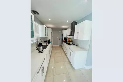 8700 SW 42nd Ter, Miami, FL 33165 - Photo 2