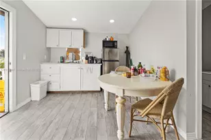 302 Floyd Ave S, Naples, FL 33976 - Photo 14