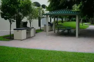 19501 W Country Club Dr, Aventura, FL 33180 - Photo 32