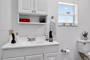 19537 NW 50th Ct, Miami Gardens, FL 33055 - Photo 32