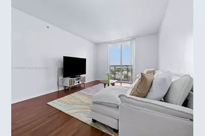 900 SW 8th St #1208, Miami, FL 33130 - Photo 4