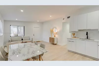 2736 NW 21st Ave, Oakland Park, FL 33311 - Photo 12