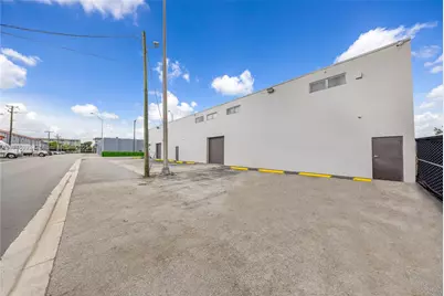 7550 W 2nd Ct, Hialeah, FL 33014 - Photo 4