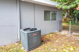 429 W Evanston Cir, Fort Lauderdale, FL 33312 - Photo 40